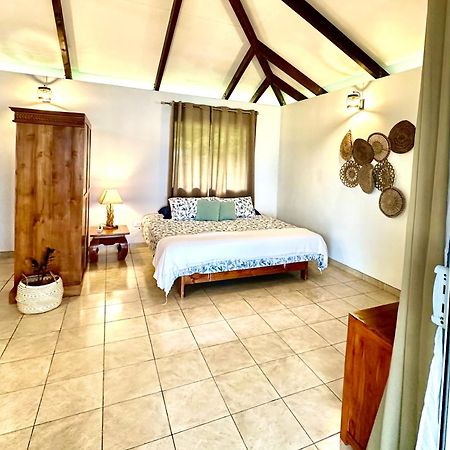O'Coco Bungalow- Breathtaking Waterfront Views, Endless Memories Paea Екстер'єр фото