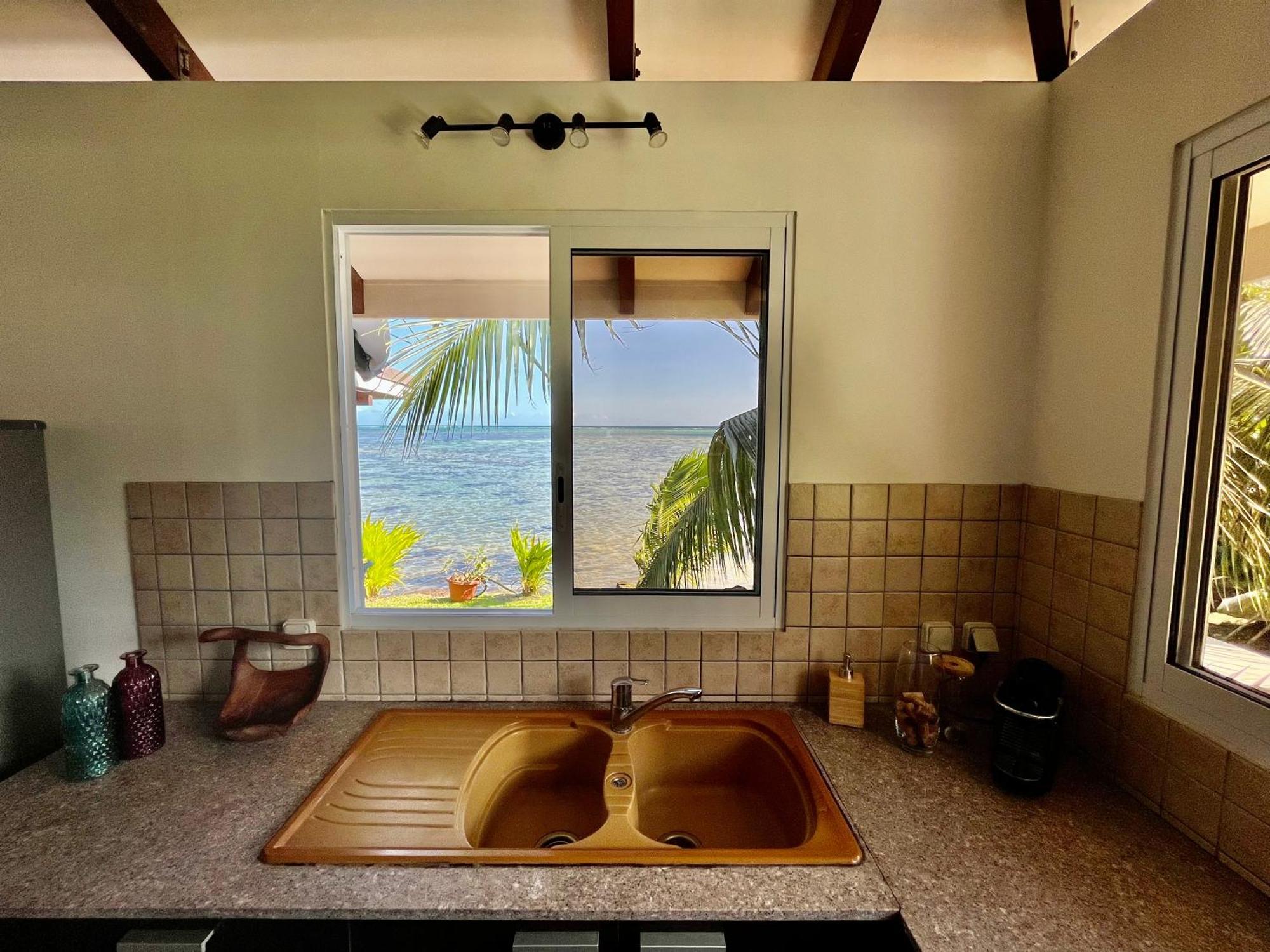 O'Coco Bungalow- Breathtaking Waterfront Views, Endless Memories Paea Екстер'єр фото