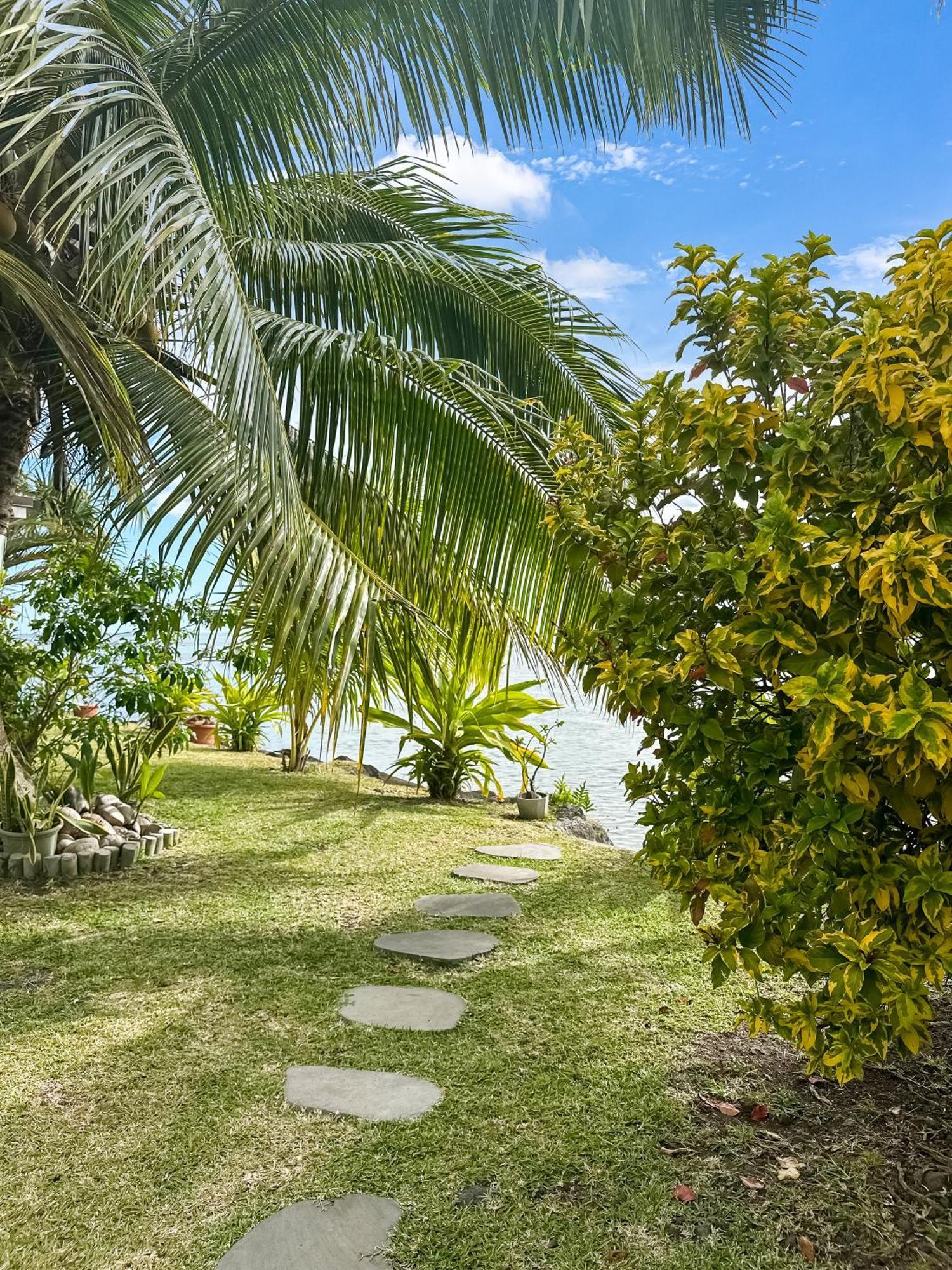 O'Coco Bungalow- Breathtaking Waterfront Views, Endless Memories Paea Екстер'єр фото